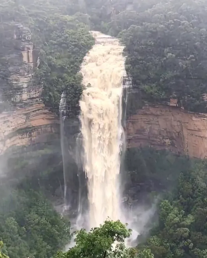 Katoomba Falls - Spectacular waterfall near Katoomba